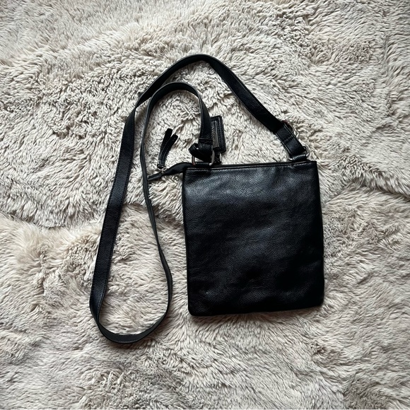 Hush Puppies Faux Leather Purse - Picture 2 of 3